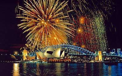 fireworks-over-the-sydney-opera-house-and-harbor-bridge_1920x1200