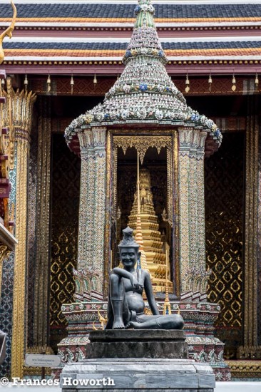 Details around Wat Phra Kaeo