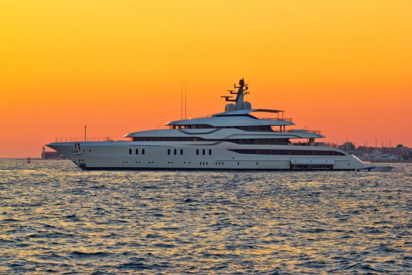who owns checkmate super yacht
